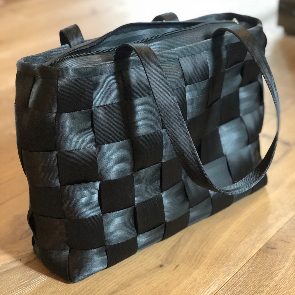 Seatbelt handbag